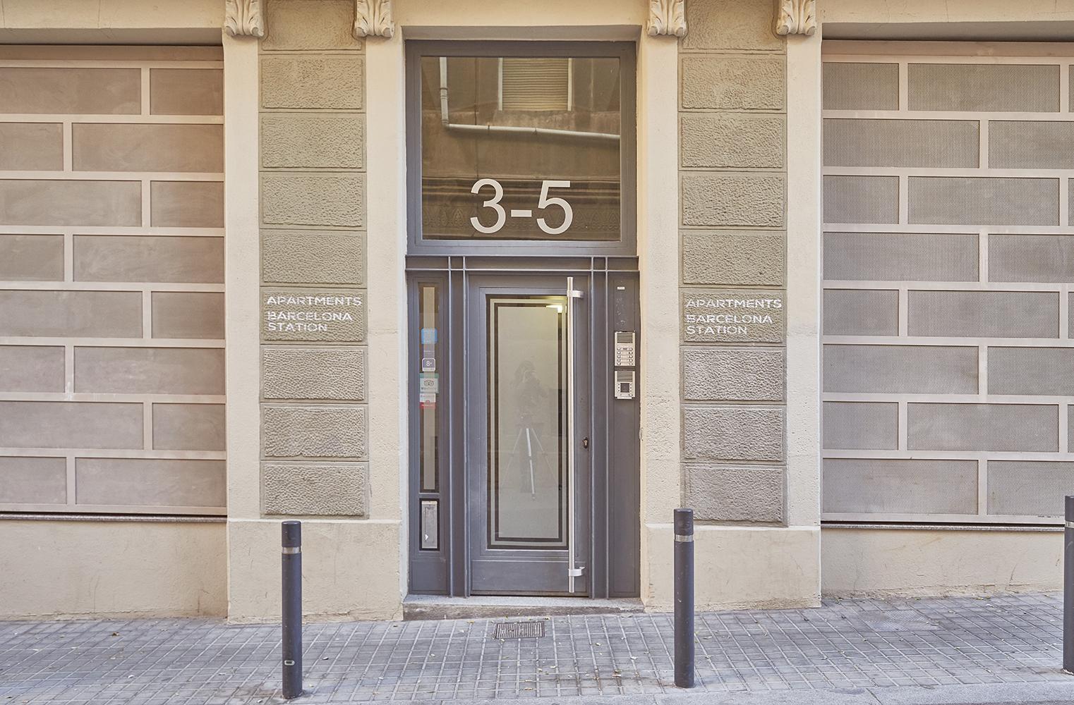 Barcelona Sants Station Apartments Exterior photo