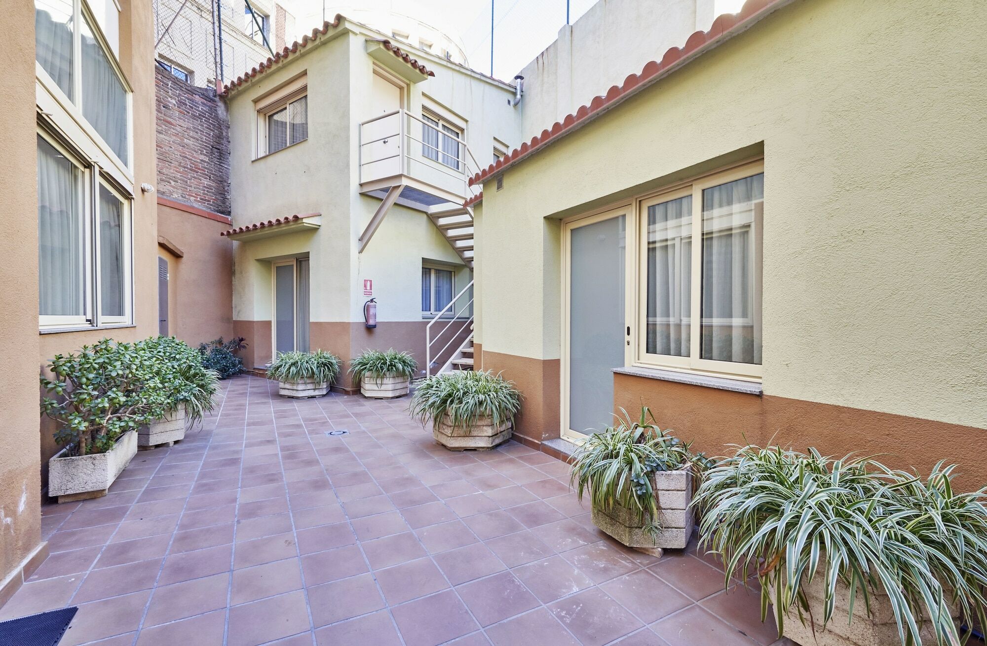 Barcelona Sants Station Apartments Exterior photo